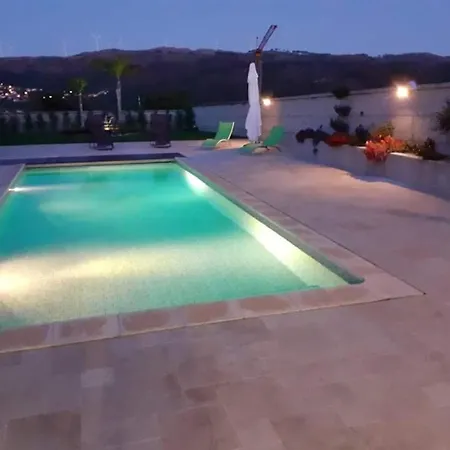 别墅 Moradia Com Piscina Vista Sobre A Natureza