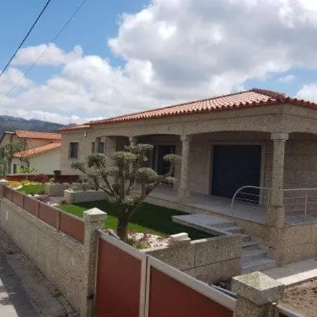 Moradia Com Piscina Vista Sobre A Natureza Villa Moreira de Rei
