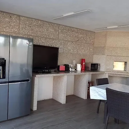 Villa Moradia Com Piscina Vista Sobre A Natureza